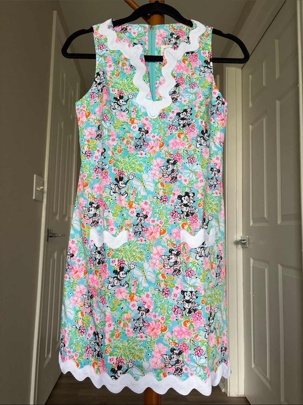 NWT Disney x Lilly Pulitzer Romey Shift Romper Lilly Hearts Disney Size 00